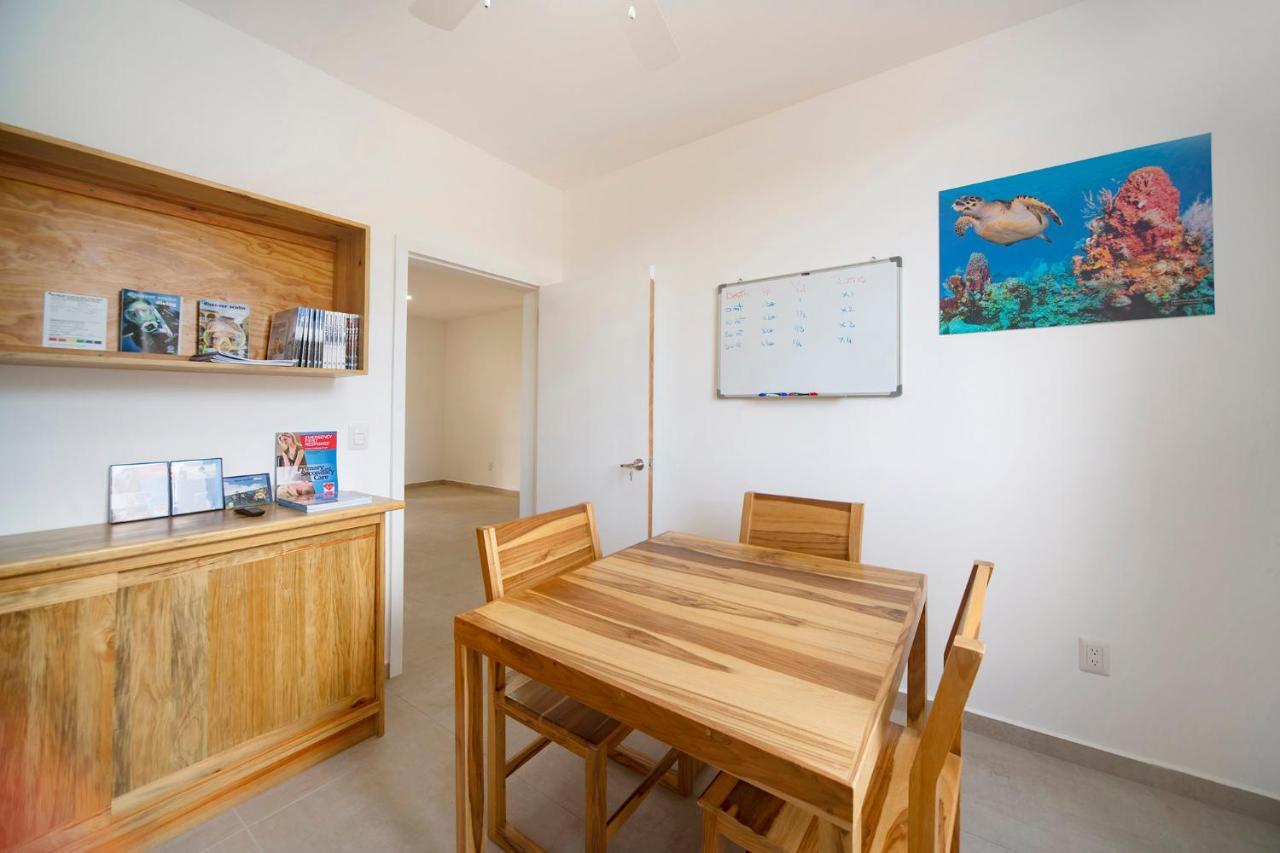 Naboo Resort & Dive Center - Adults Only West Bay Bagian luar foto