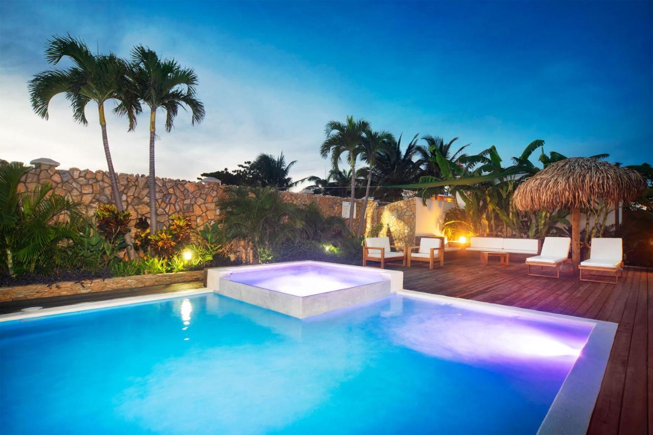 Naboo Resort & Dive Center - Adults Only West Bay Bagian luar foto